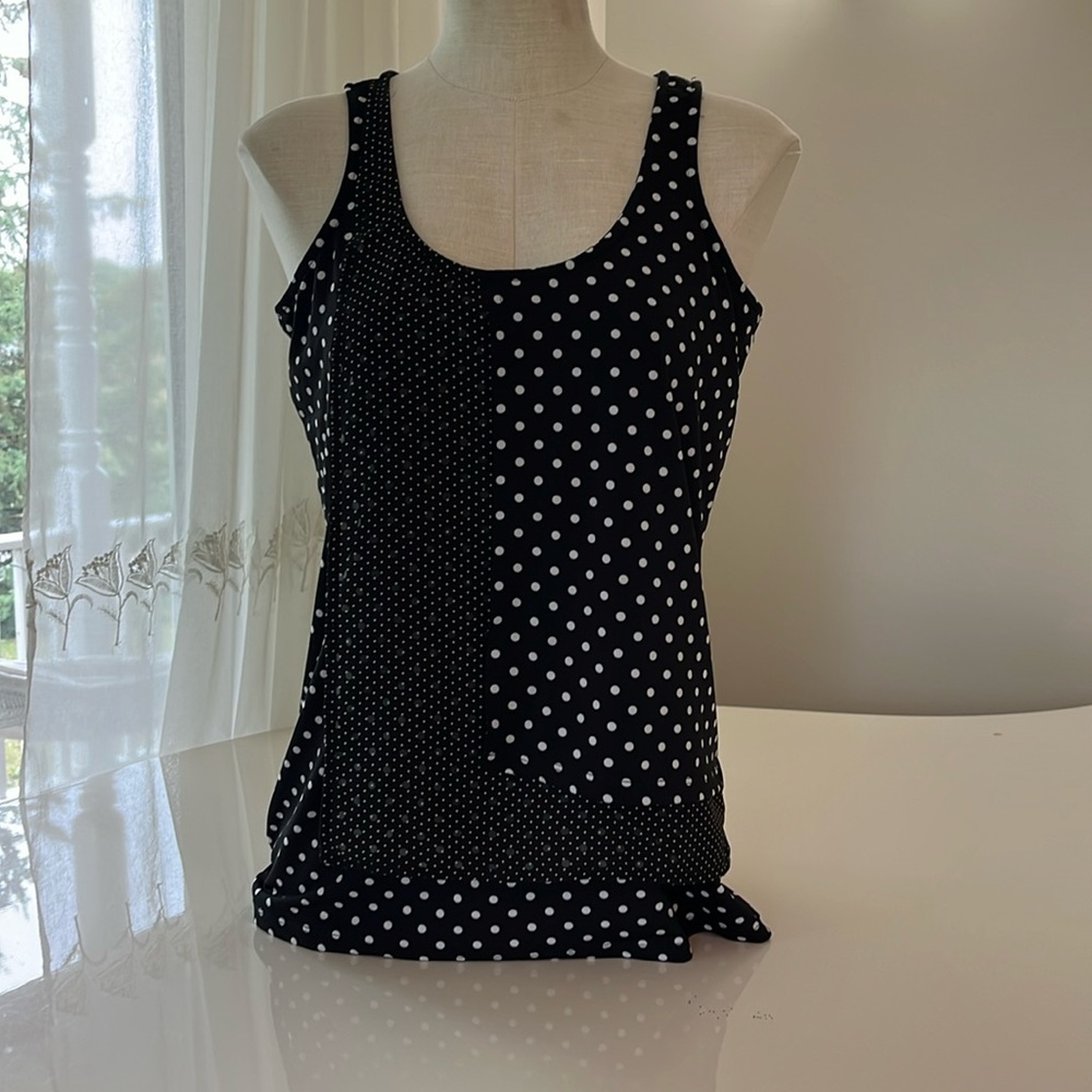 Rickiβs layered tank size small